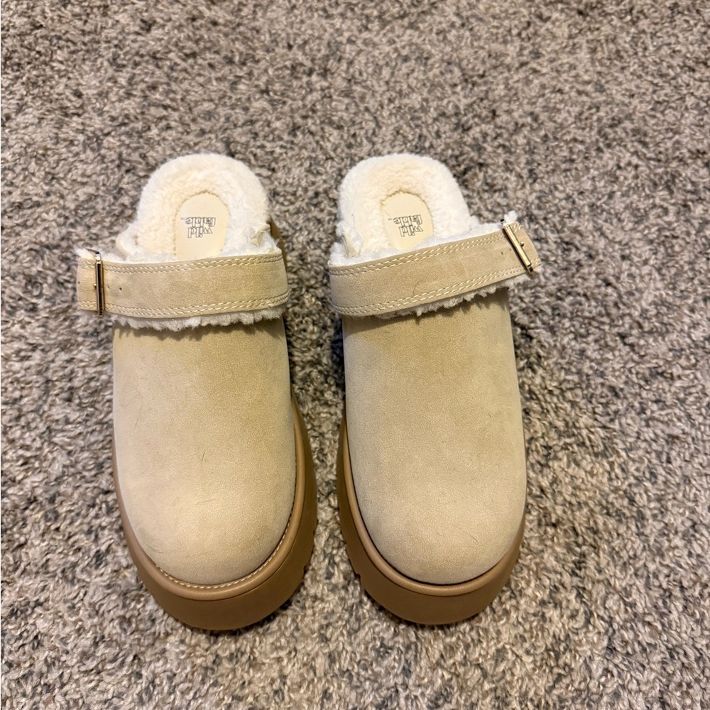 Platform Slippers - Picture 2 of 8